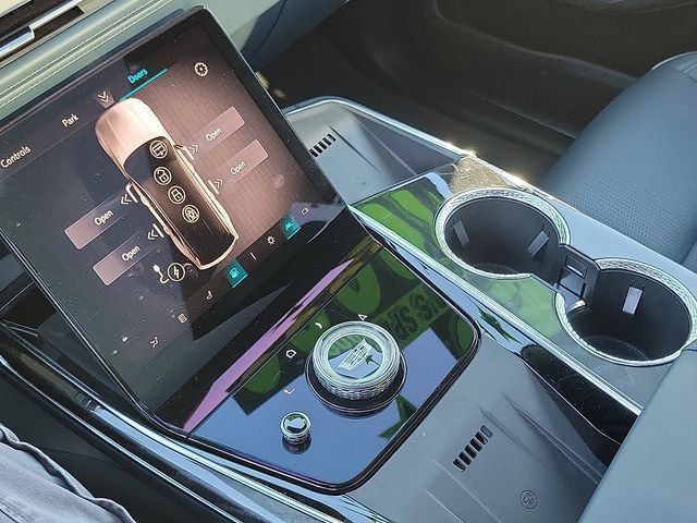 Used 2025 Cadillac Escalade IQ Luxury 2 image 15