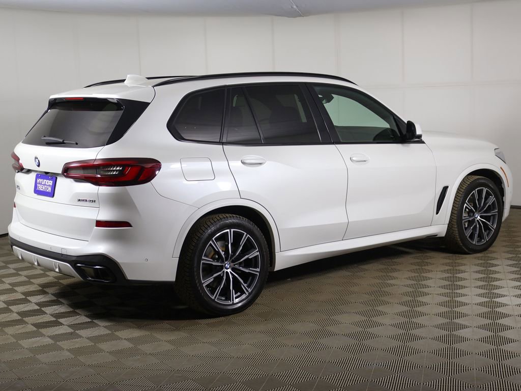 Used 2022 BMW X5 xDrive40i w/ M Sport Package image 14