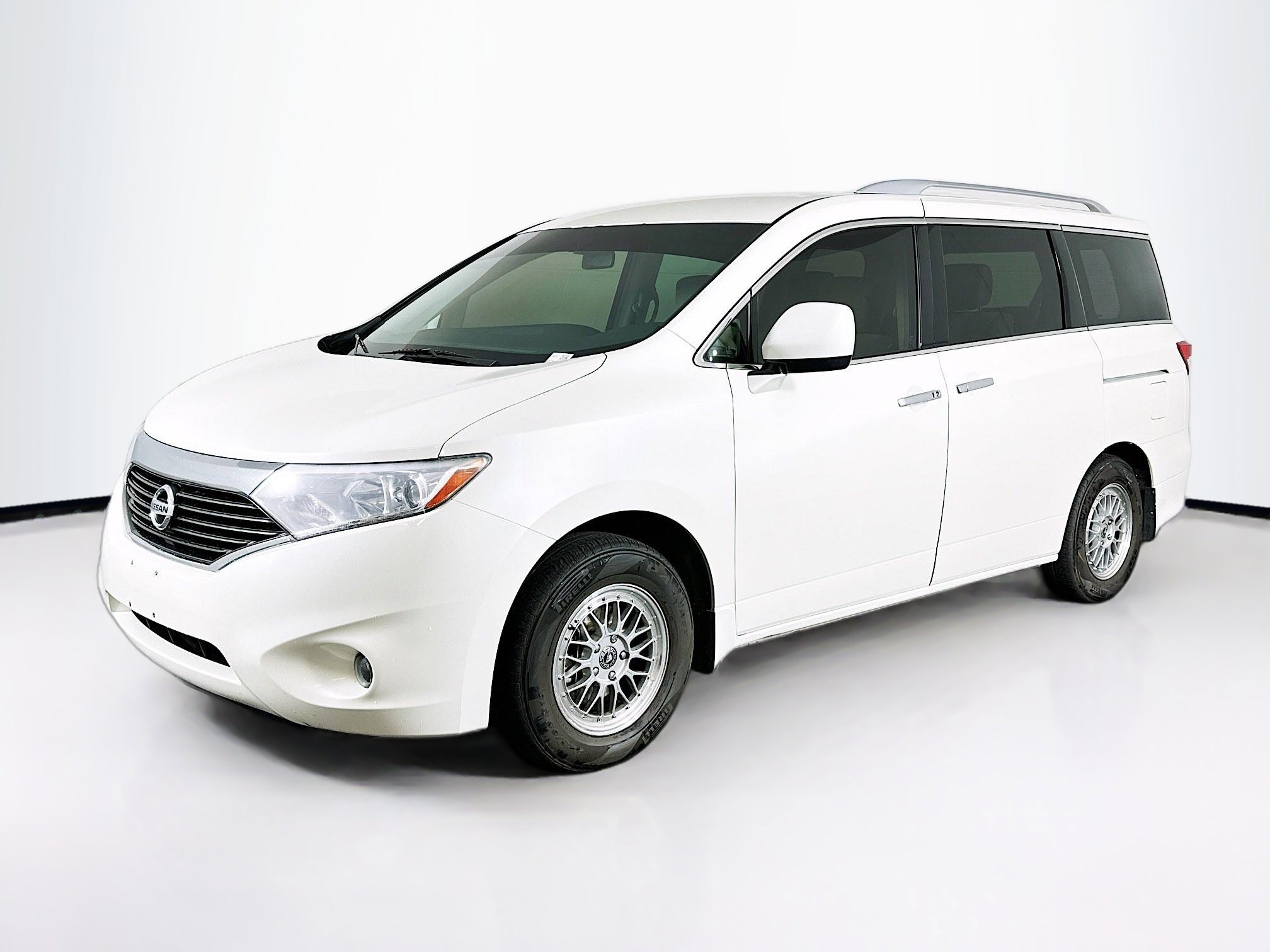 Used 2012 Nissan Quest S image 3