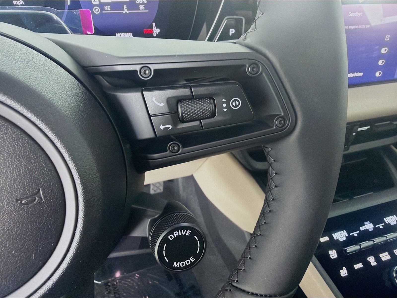 Certified 2026 Porsche Macan Electric RWD image 14