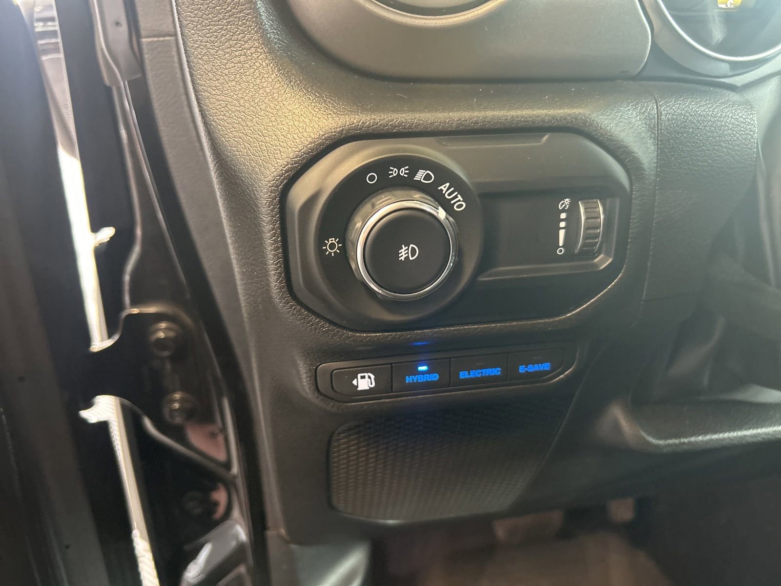 Used 2023 Jeep Wrangler Unlimited w/ Cold Weather Group AWD/4WD image 19
