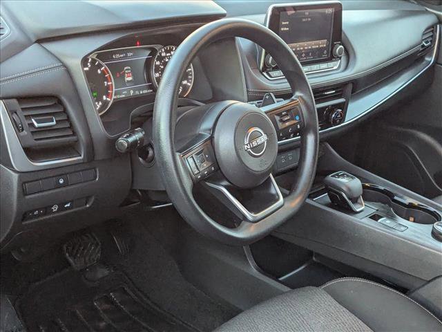 Used 2024 Nissan Rogue SV image 10