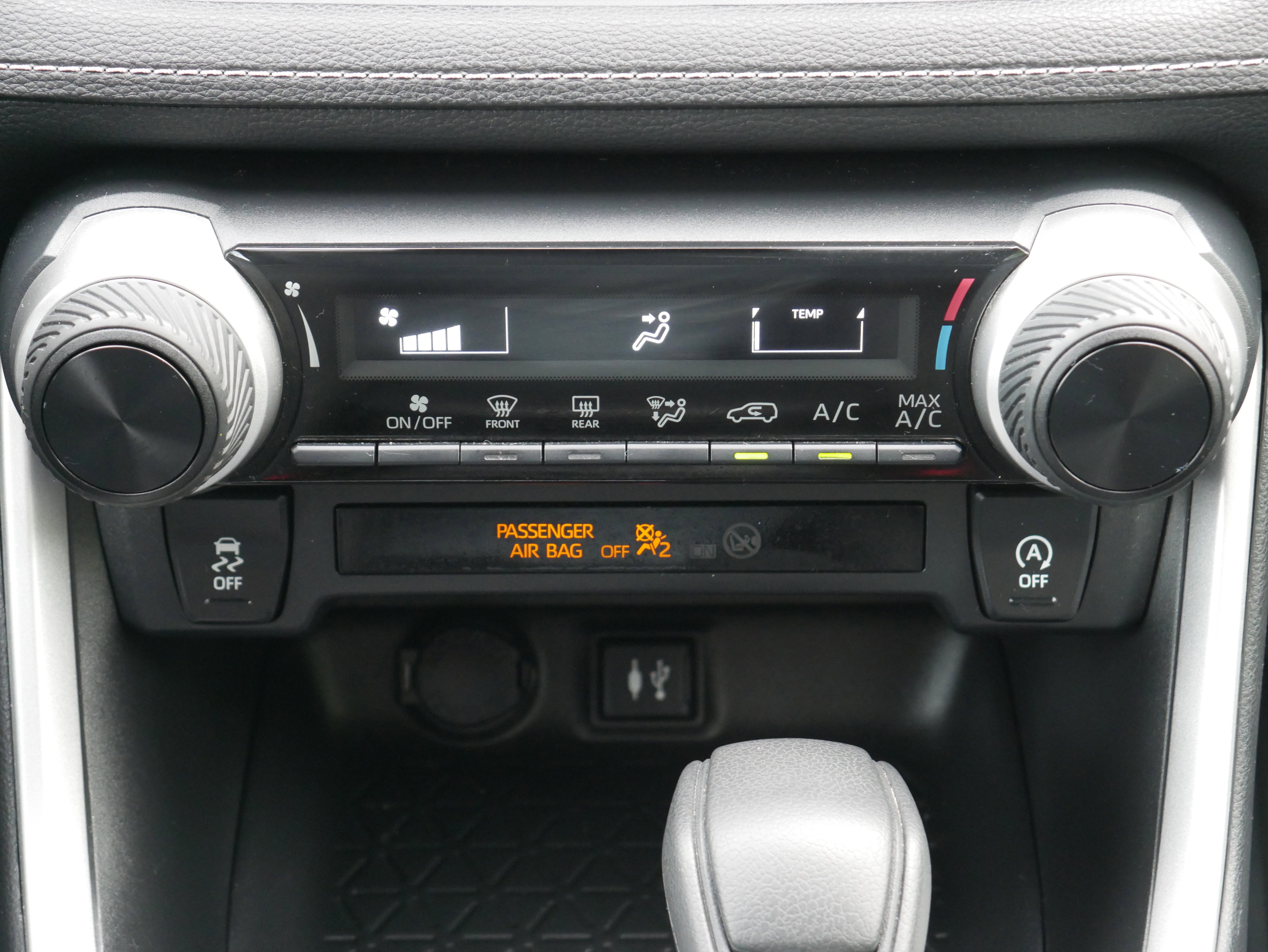 Used 2019 Toyota RAV4 LE w/ All Weather Liner Package image 18