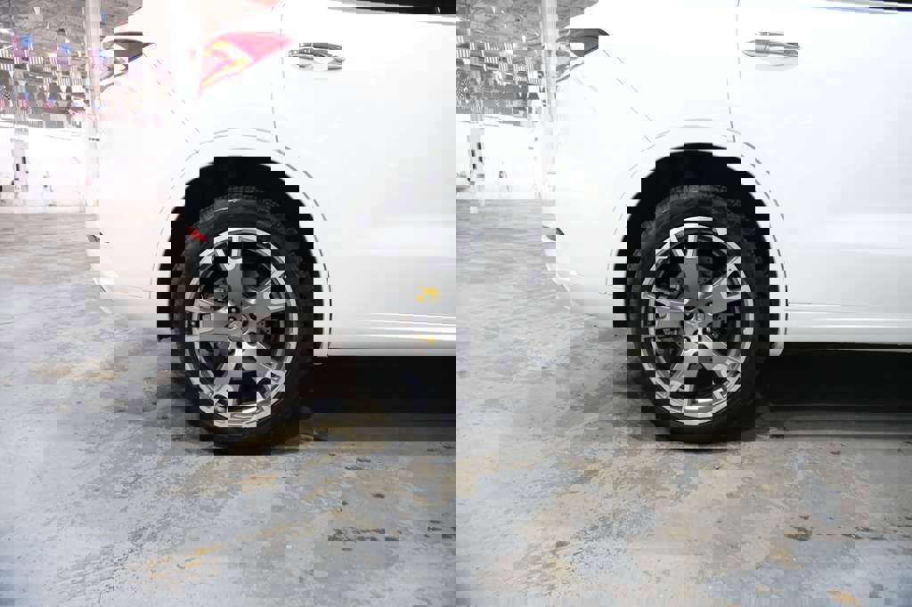 Used 2017 Maserati Levante S image 11