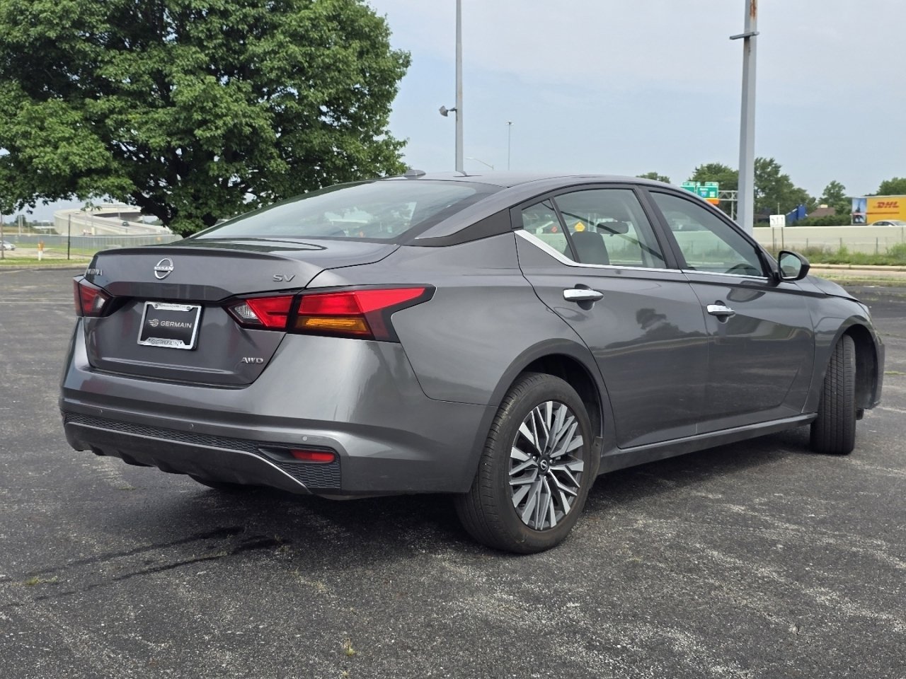 Used 2024 Nissan Altima 2.5 SV AWD/4WD image 13