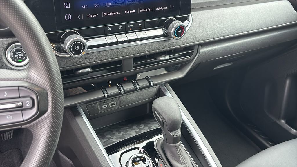 Used 2024 Chevrolet Colorado Trail Boss image 20