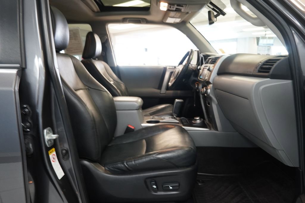 Used 2013 Toyota 4Runner SR5 w/ Premium Pkg image 28