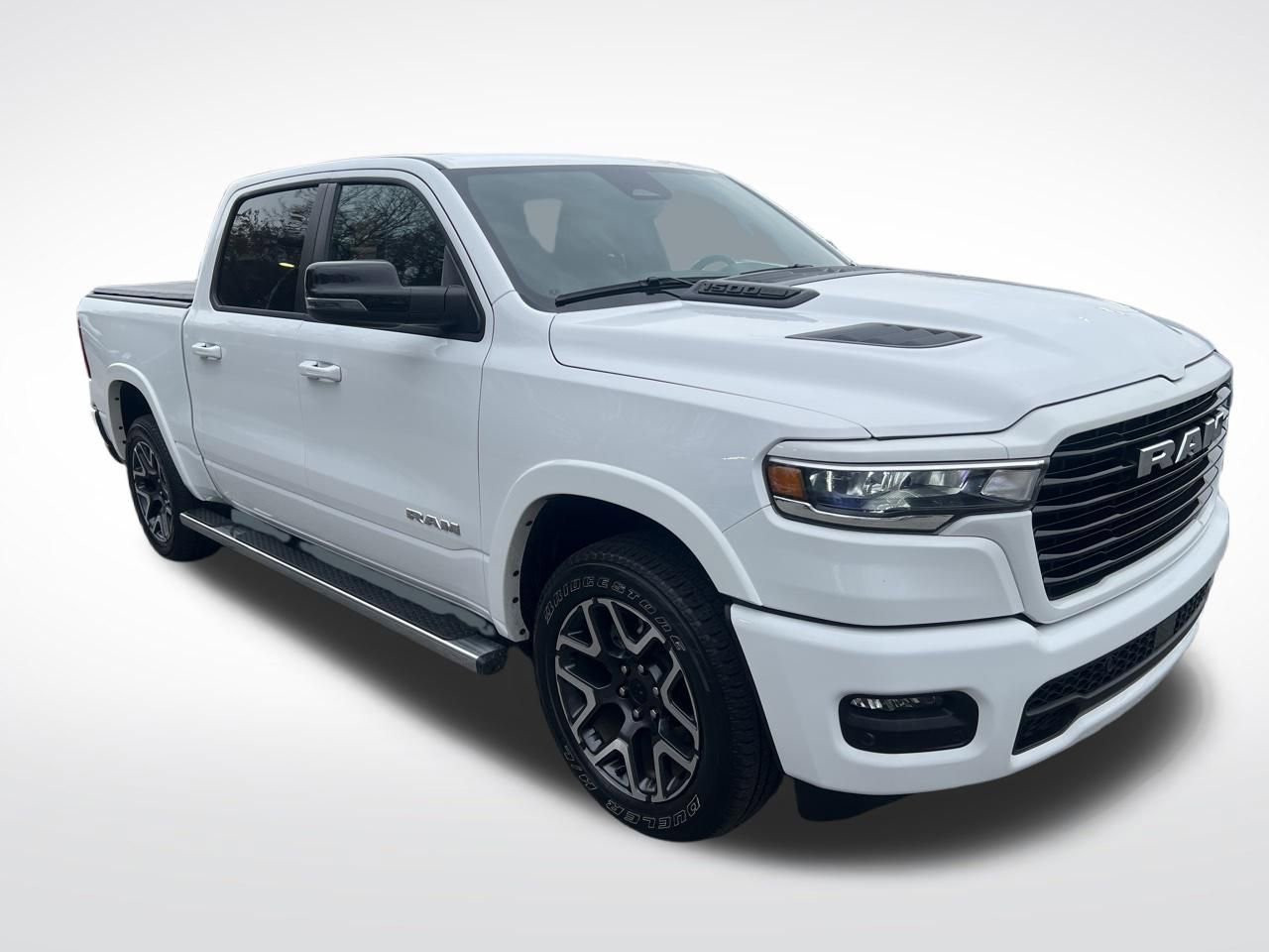 Used 2025 RAM 1500 Laramie w/ Sport Appearance Package AWD/4WD image 9