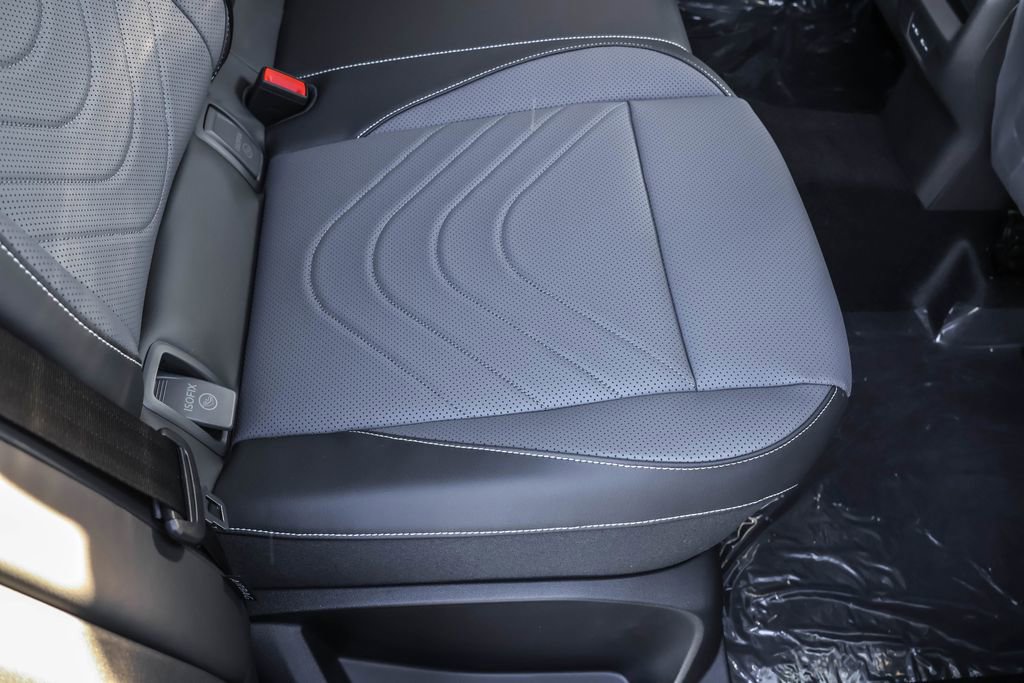 New 2026 Volkswagen Tiguan SE R-Line image 38