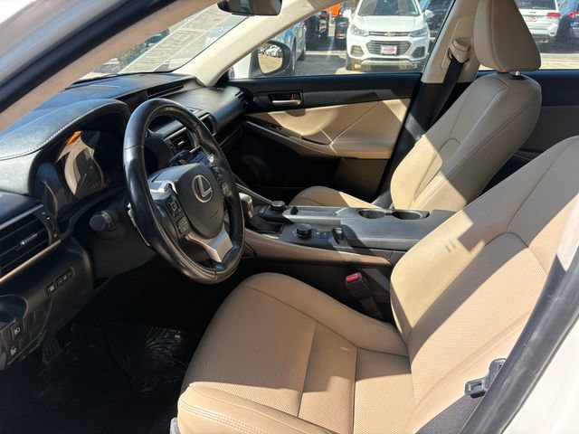 Used 2017 Lexus IS 300 300 w/ Premium Package image 5