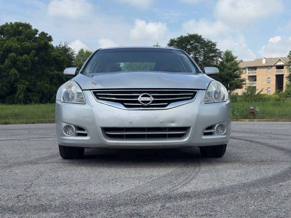 Used 2011 Nissan Altima 2.5 S w/ Convenience Pkg FWD image 2
