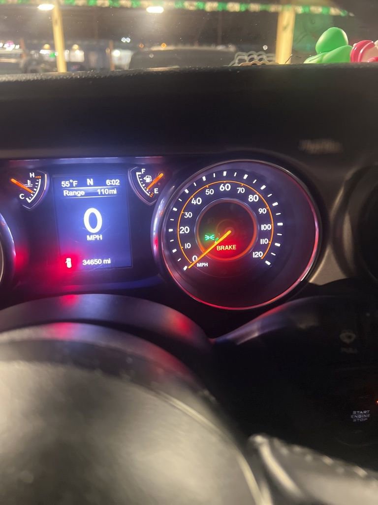 Used 2018 Jeep Wrangler Sport image 9