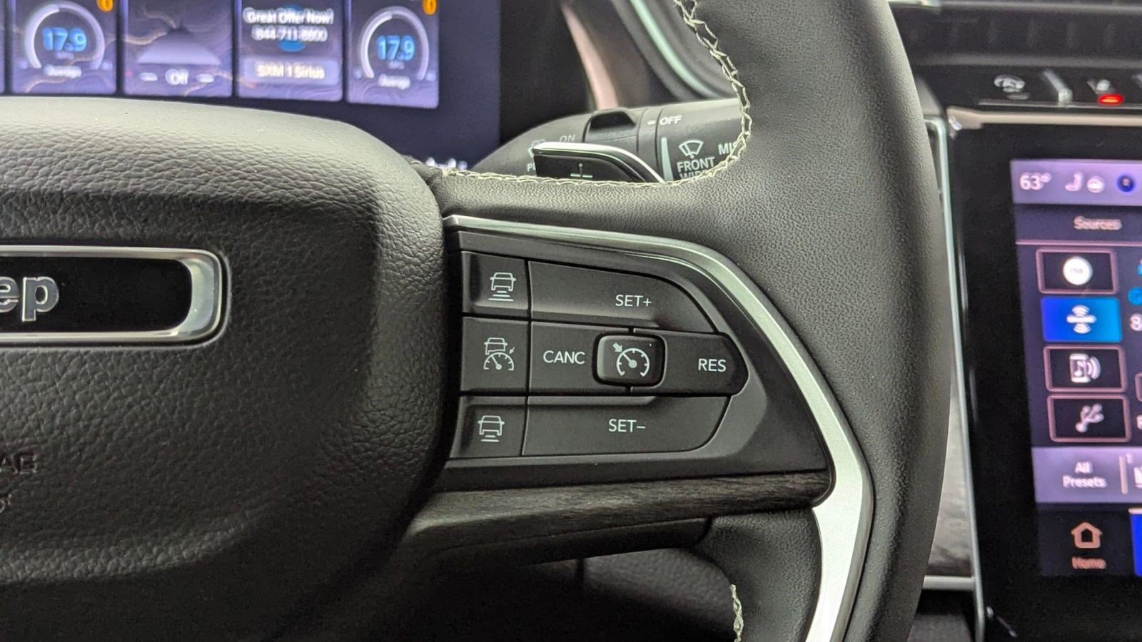 Used 2025 Jeep Grand Cherokee Limited RWD image 25