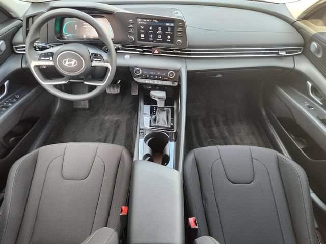 Used 2025 Hyundai Elantra Hybrid FWD image 22