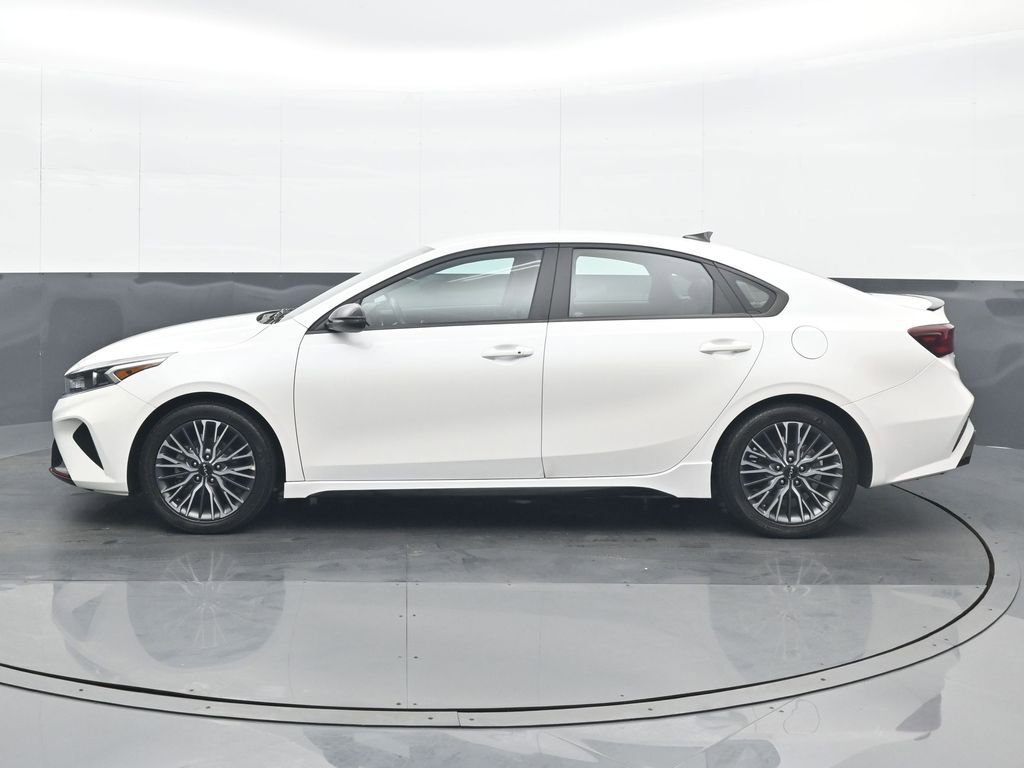 Used 2023 Kia Forte GT-Line image 3