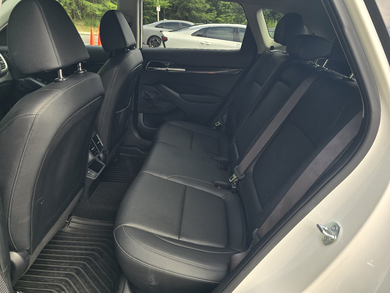Used 2024 Kia Seltos EX FWD image 10