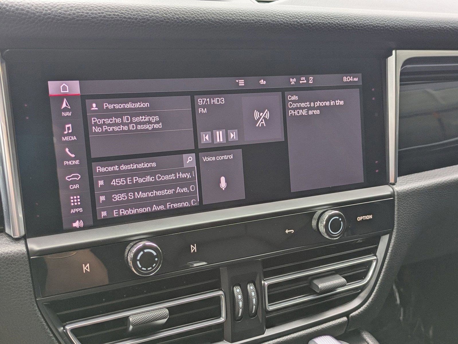 Certified 2024 Porsche Macan image 15