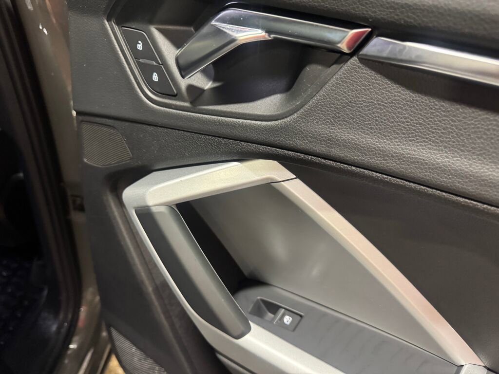 Used 2021 Audi Q3 2.0T Premium w/ Convenience Package image 17