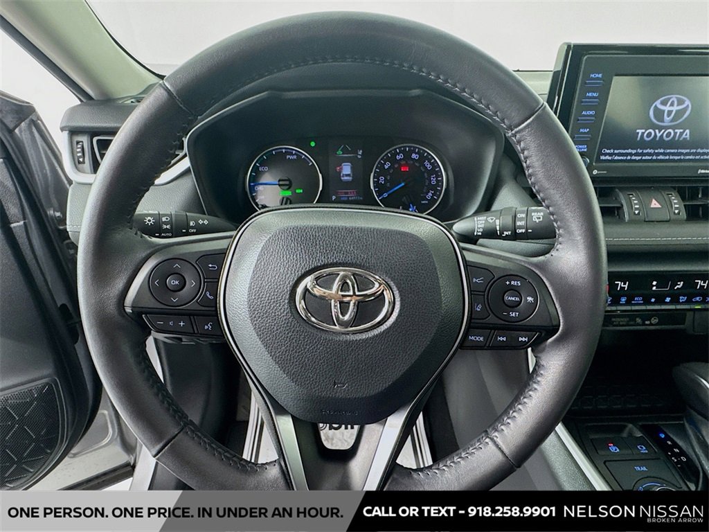 Used 2022 Toyota RAV4 XLE Premium image 11