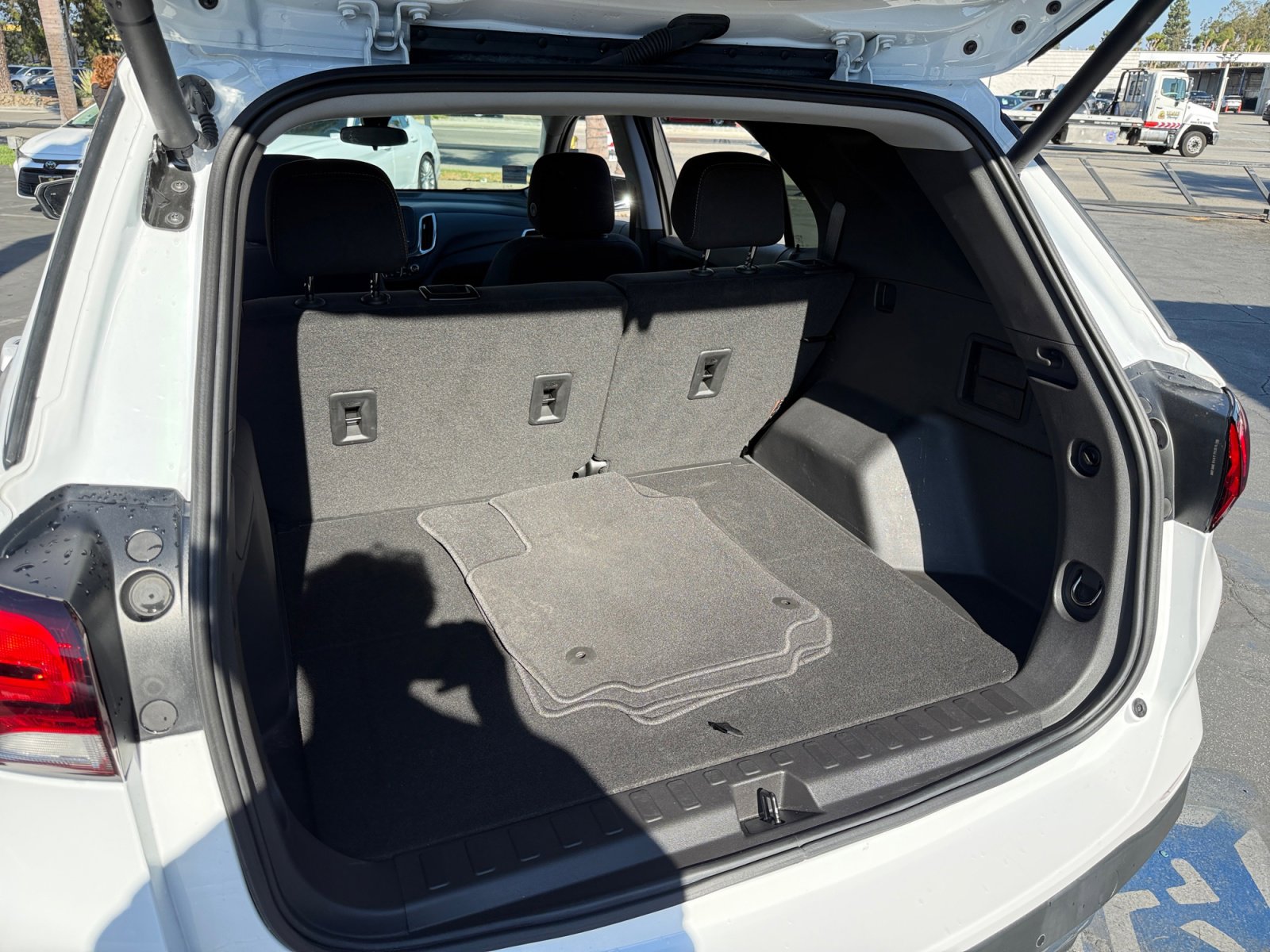 Used 2023 Chevrolet Equinox LT image 21