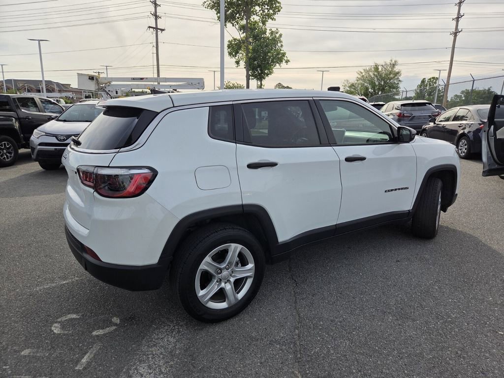 Used 2023 Jeep Compass Sport AWD/4WD image 5