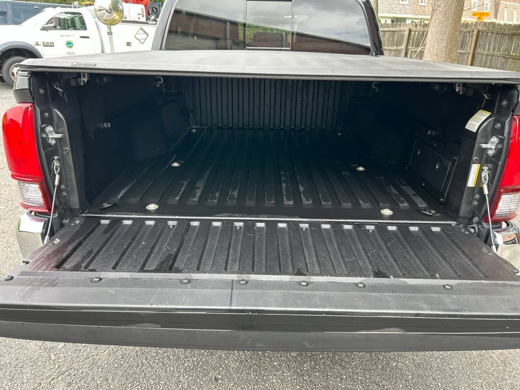 Used 2021 Toyota Tacoma SR5 RWD image 27