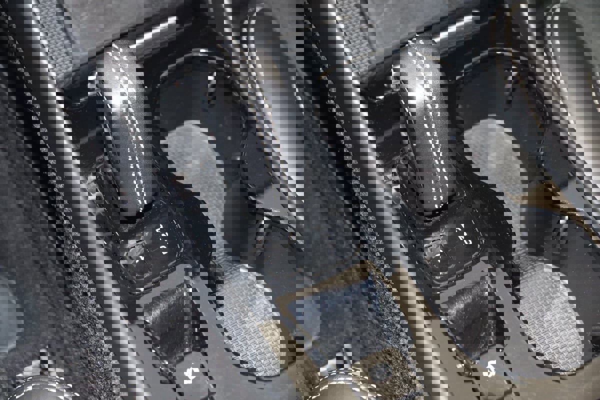 Used 2020 Volvo XC40 T5 R-Design image 7