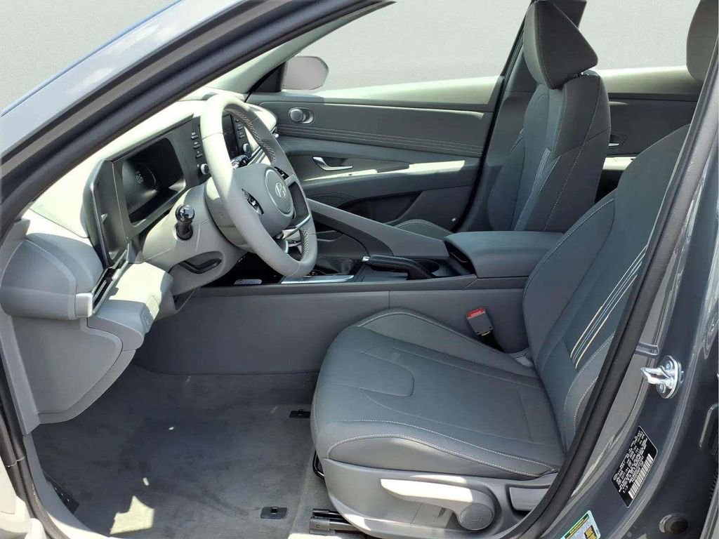 New 2026 Hyundai Elantra Sport FWD image 9