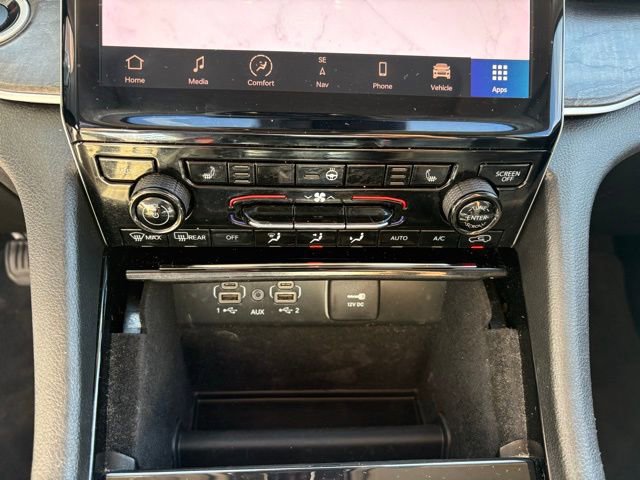 Used 2022 Jeep Grand Cherokee L Limited image 23