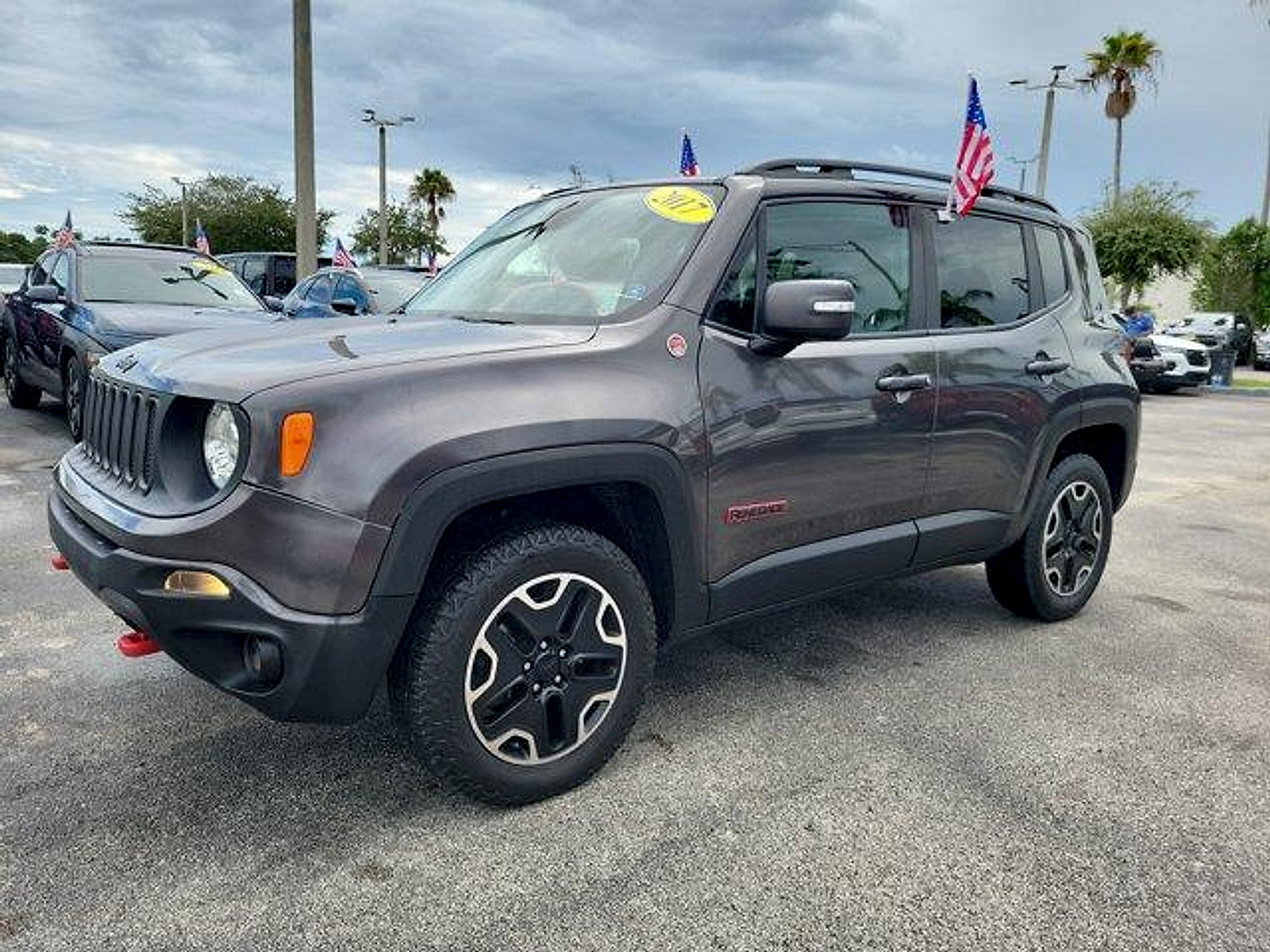 Certified 2017 Jeep Renegade Trailhawk AWD/4WD image 3
