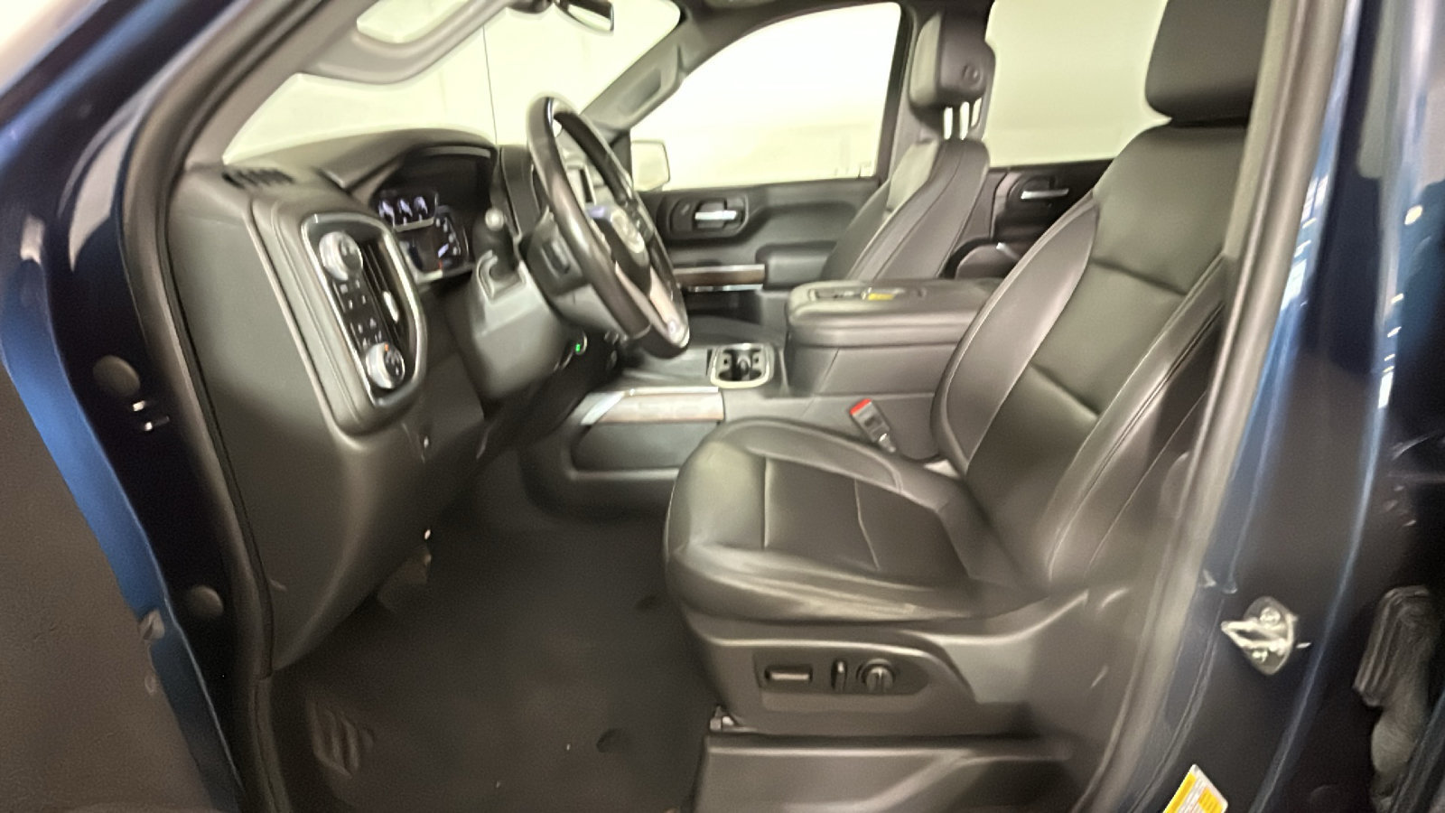 Used 2021 GMC Sierra 1500 SLT w/ SLT Premium Plus Package AWD/4WD image 14
