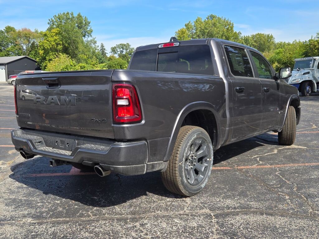 New 2026 RAM 1500 4x4 Crew Cab image 11