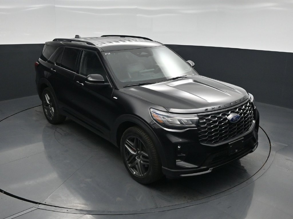 Certified 2026 Ford Explorer ST-Line w/ ST-Line Street Pack AWD/4WD image 37