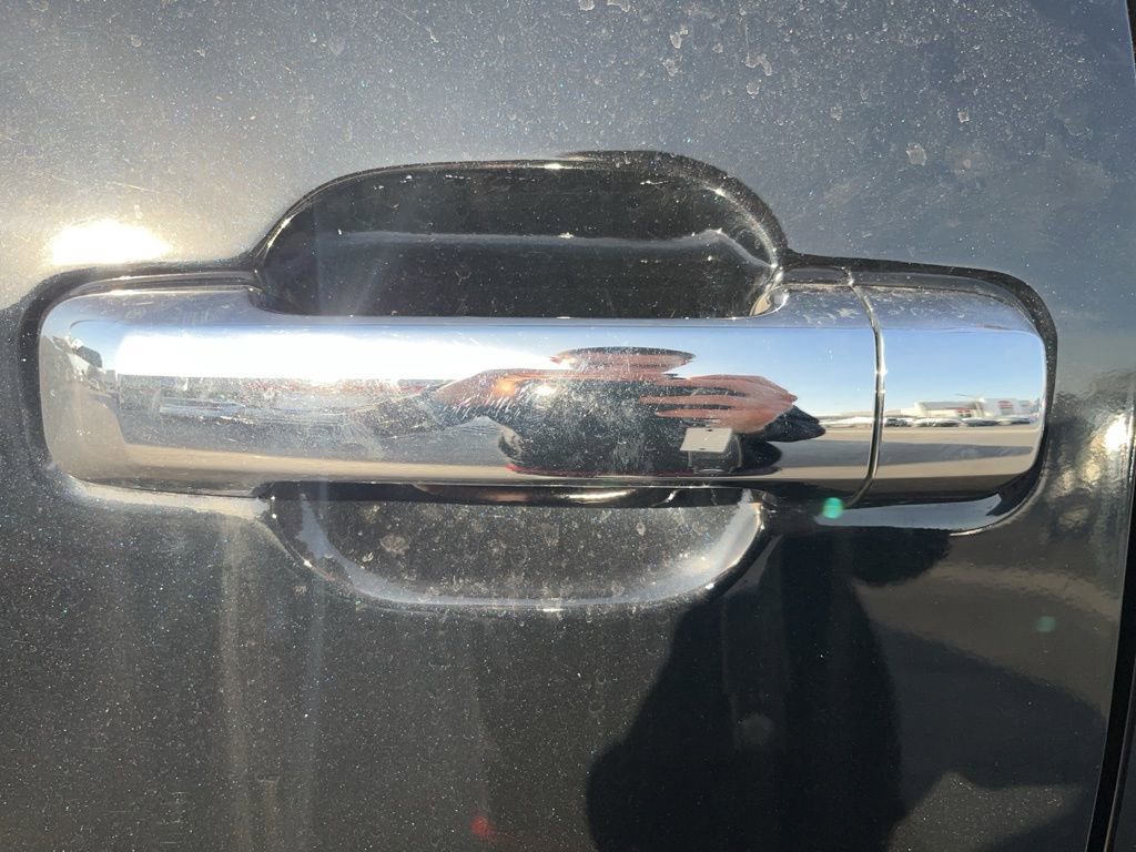 Used 2019 Toyota Tundra Platinum image 18