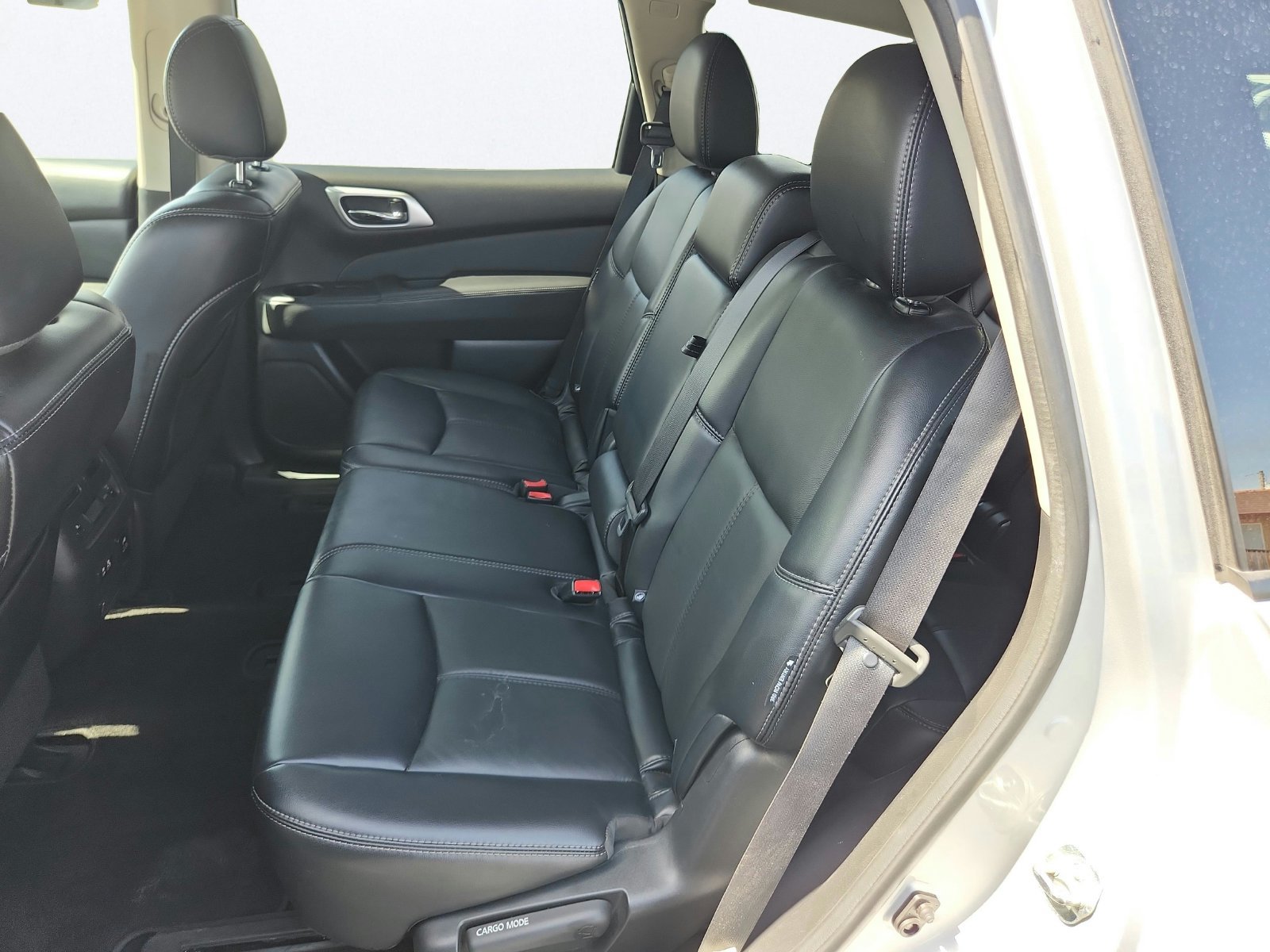 Used 2019 Nissan Pathfinder SL AWD/4WD image 46