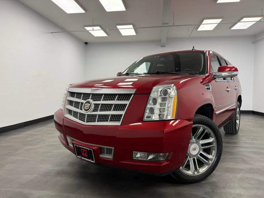 Used 2013 Cadillac Escalade Platinum AWD/4WD image 2