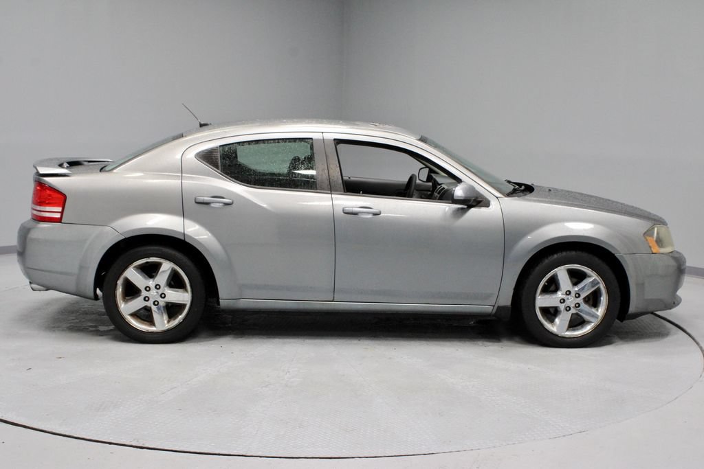 Used 2009 Dodge Avenger R/T FWD image 4