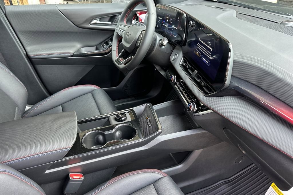 New 2026 Chevrolet Equinox RS w/ Convenience Package III FWD image 17