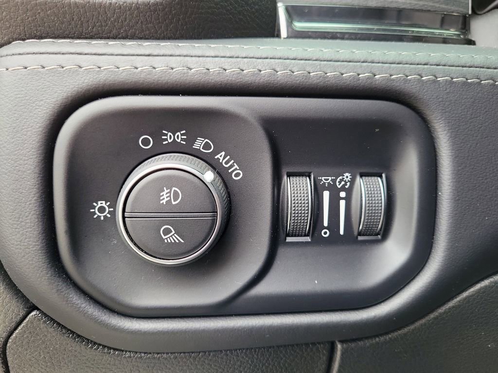Used 2023 RAM 1500 Limited image 18