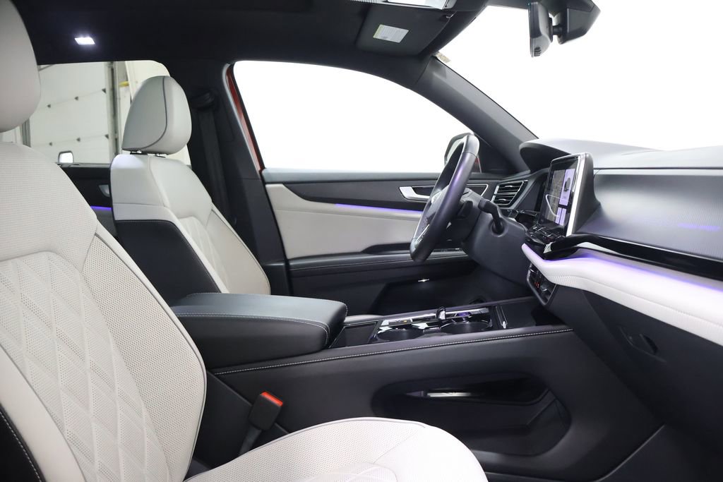 Used 2024 Volkswagen Atlas Cross Sport SEL Premium R-Line image 21