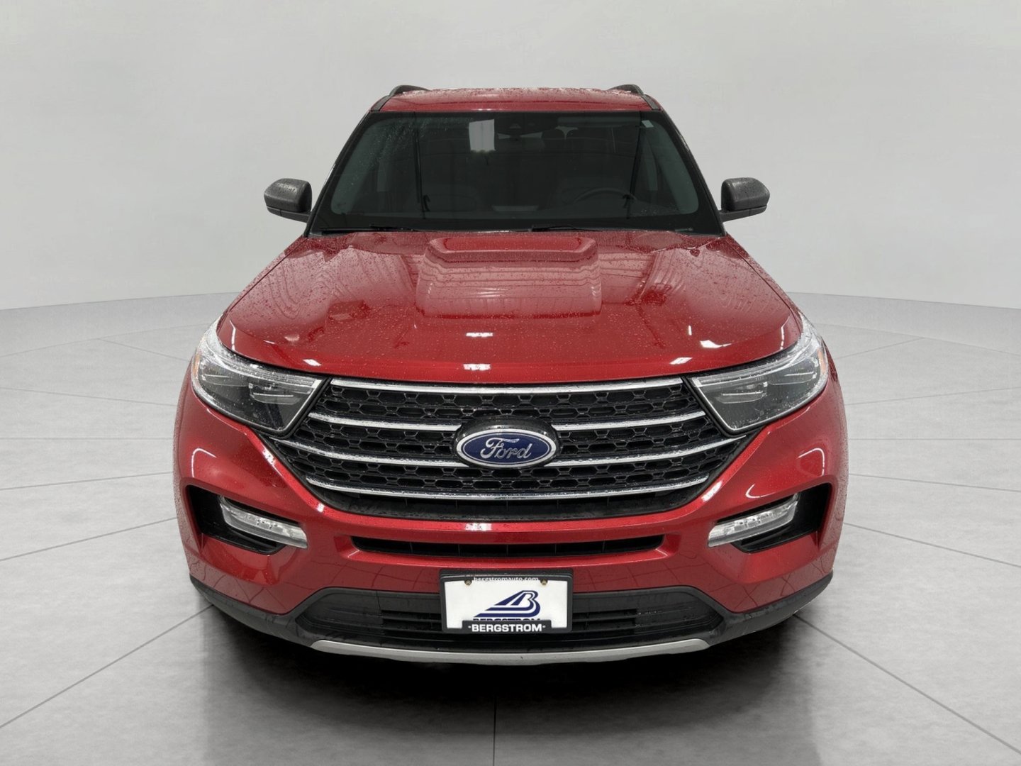 Used 2024 Ford Explorer XLT w/ Equipment Group 202A AWD/4WD image 14