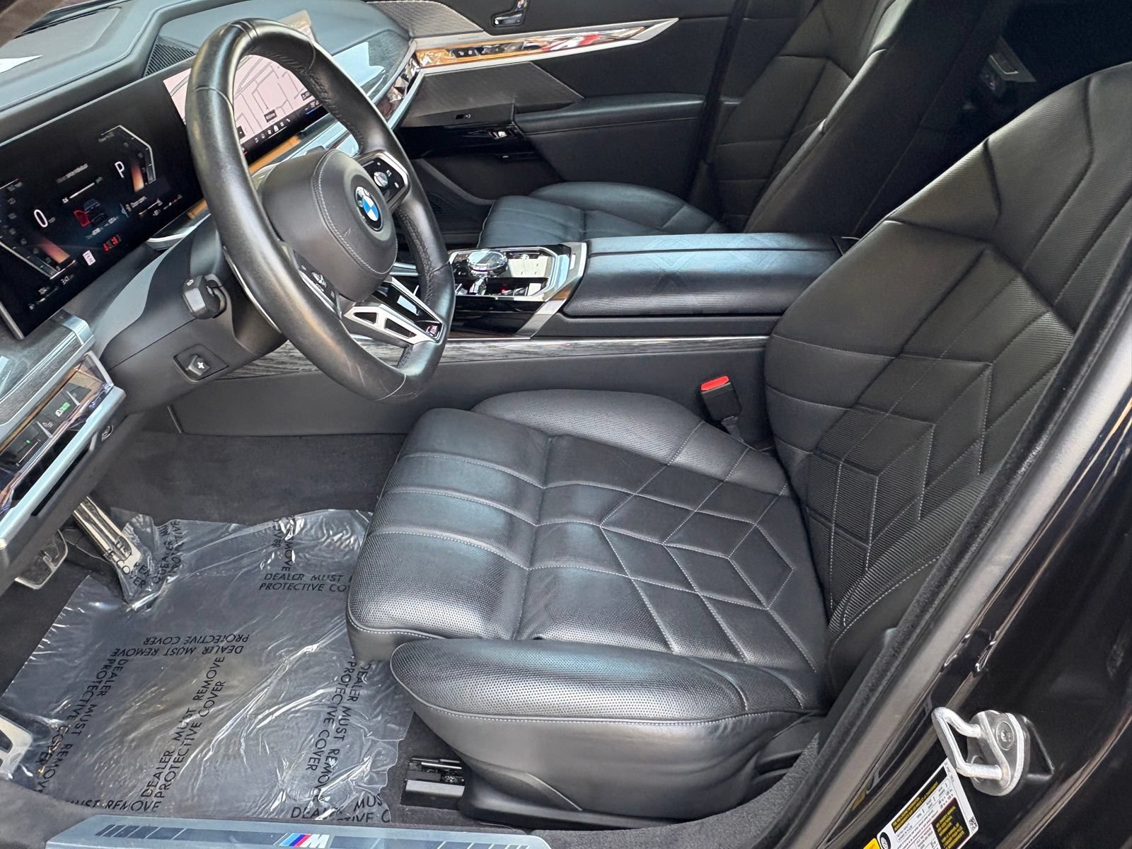Used 2023 BMW 760i xDrive AWD/4WD image 29