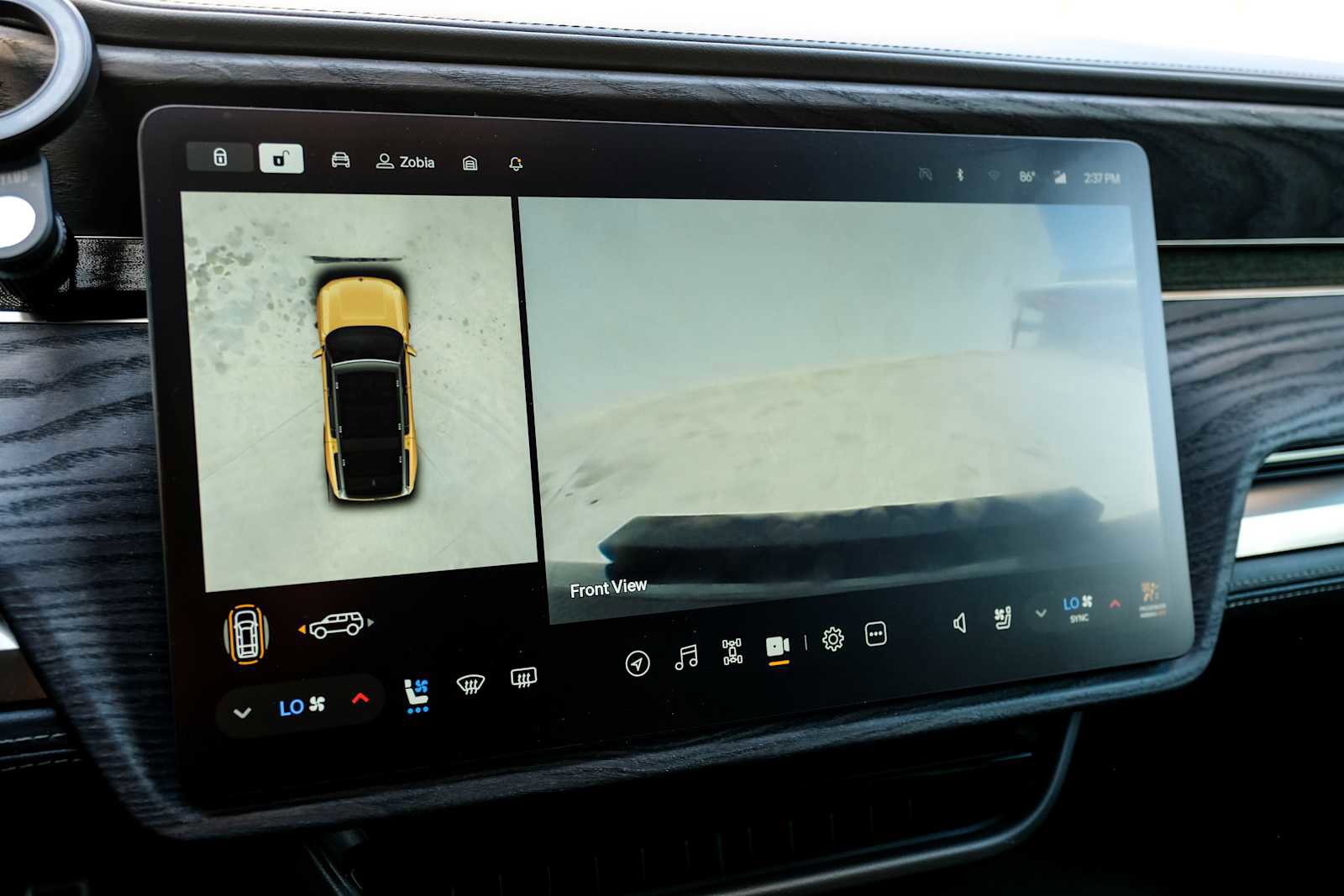 Used 2023 Rivian R1S Adventure image 22