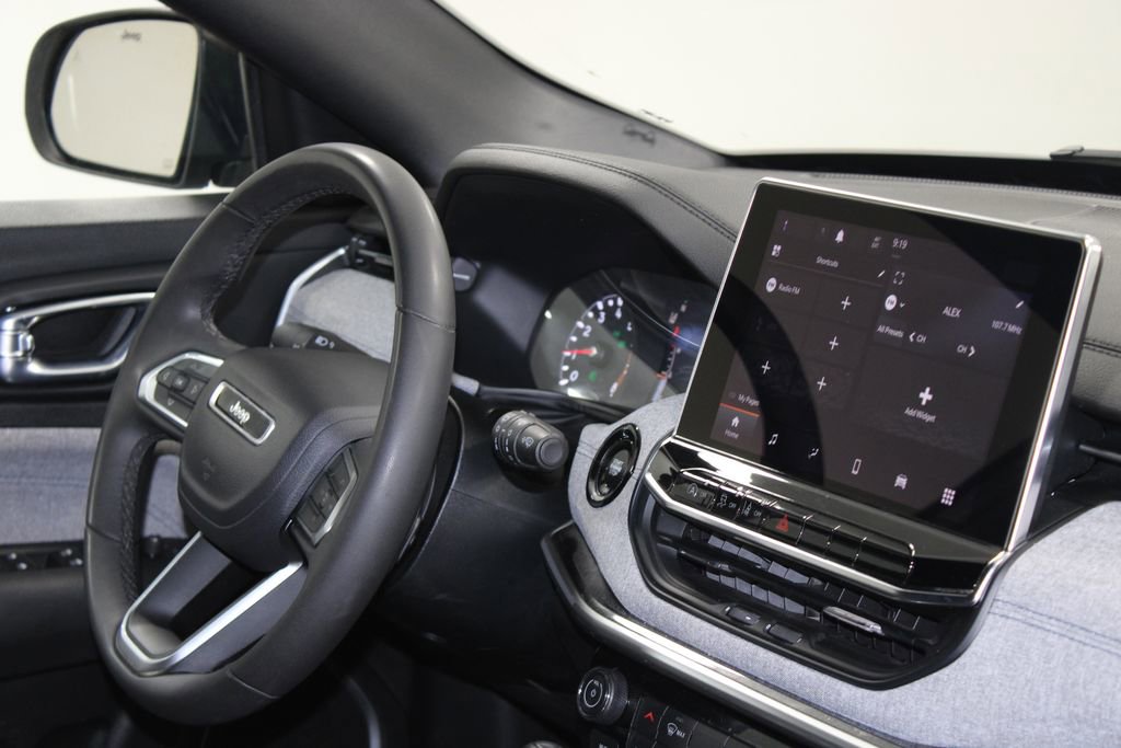 Used 2024 Jeep Compass Latitude image 25