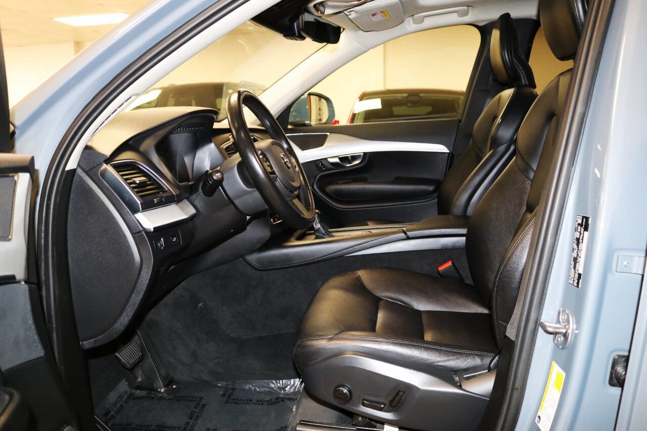 Used 2022 Volvo XC90 T5 Momentum AWD/4WD image 13