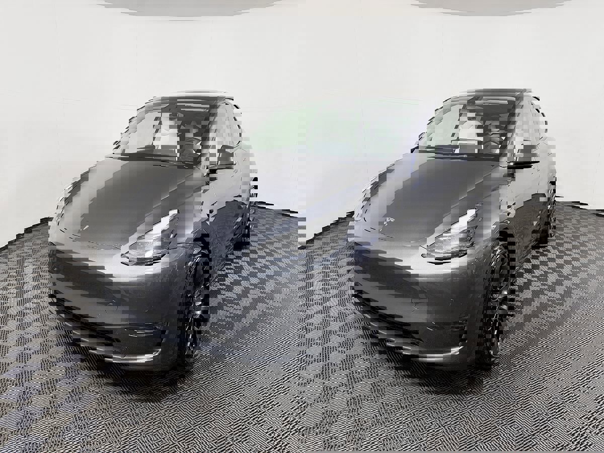Used 2022 Tesla Model Y Performance image 3