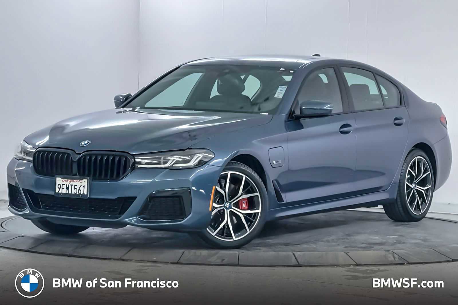 Used 2023 BMW 530e w/ M Sport Package image 1