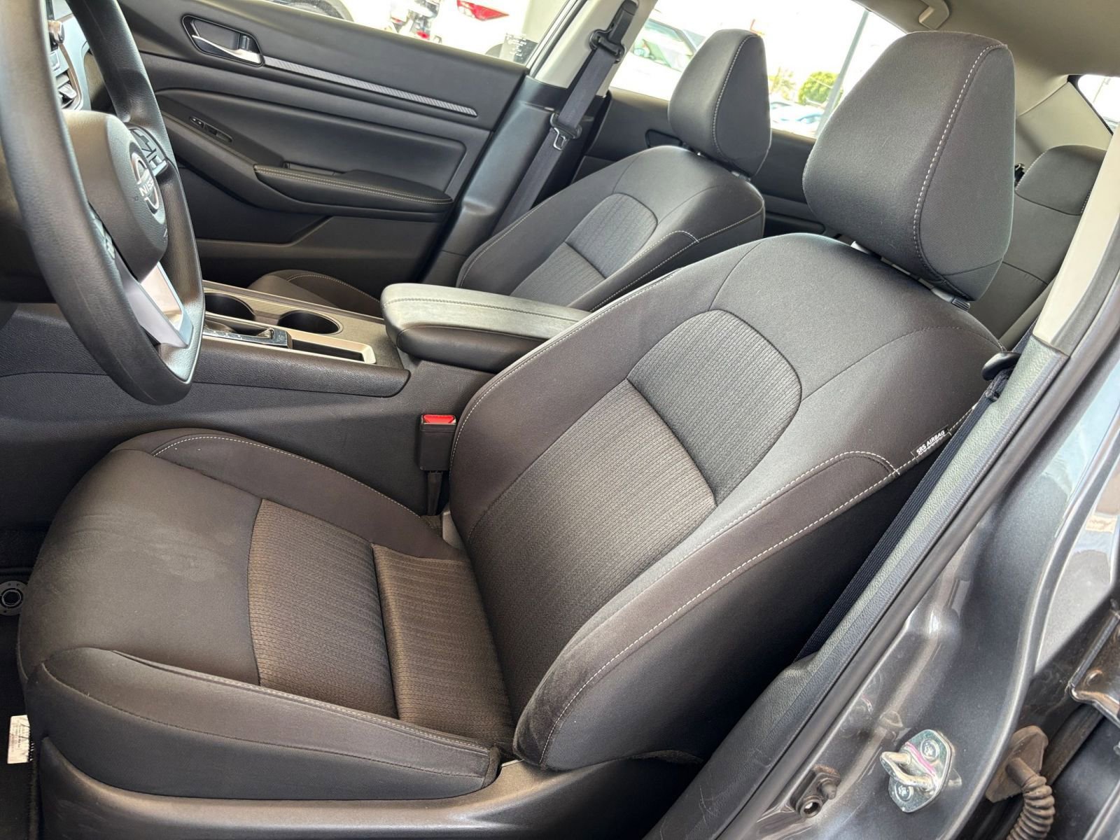Used 2025 Nissan Altima 2.5 SV FWD image 28