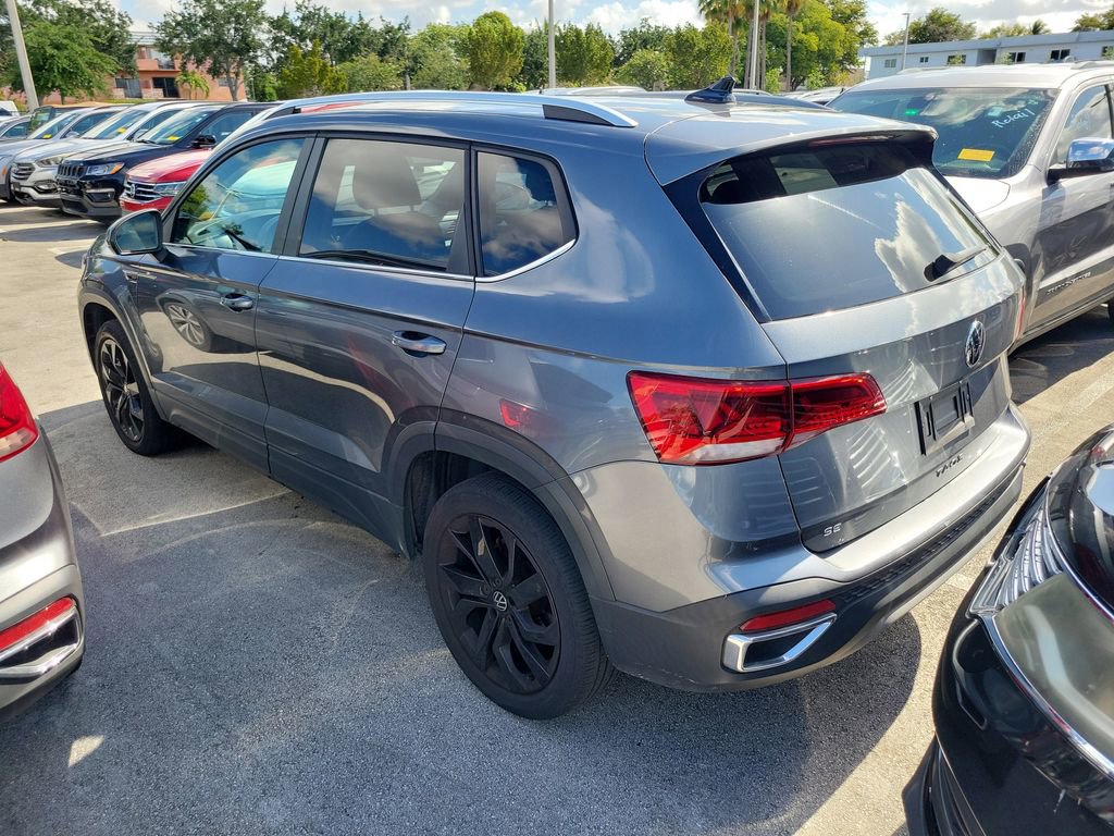 Certified 2022 Volkswagen Taos SE FWD image 4