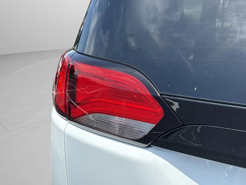 Used 2023 Chrysler Voyager LX FWD image 43